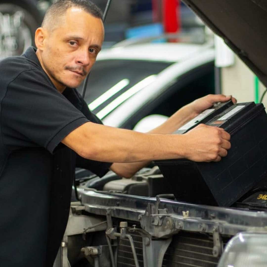 Centro Automotriz La Mayorista - Servicio cambio bateria